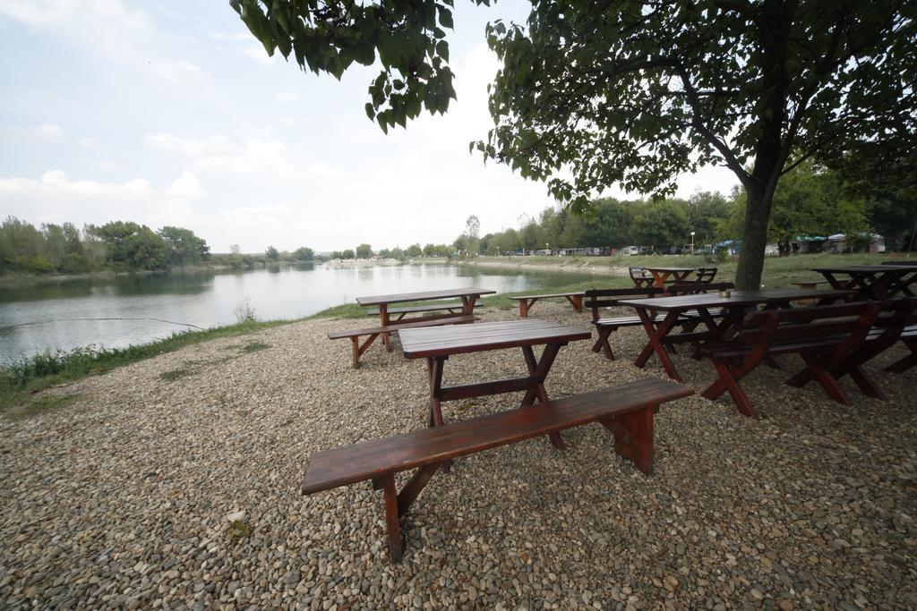 Camping Oaza Bela Crkva  Ngoại thất bức ảnh
